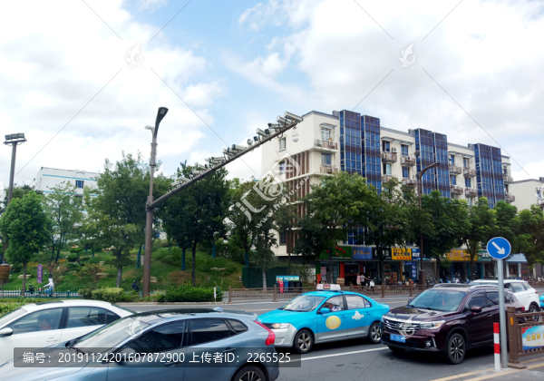 車水馬龍