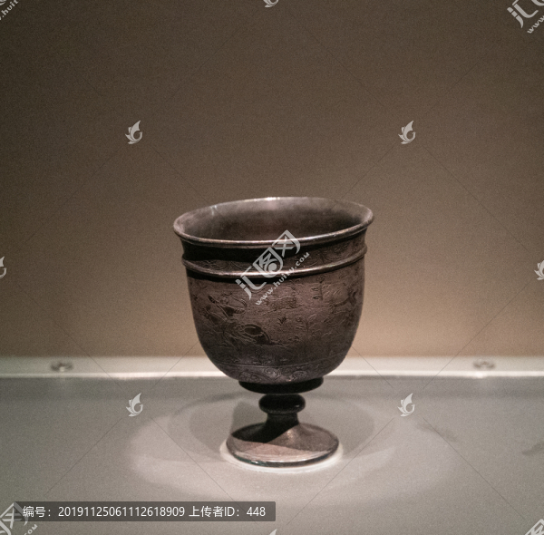 狩獵紋高足銀杯