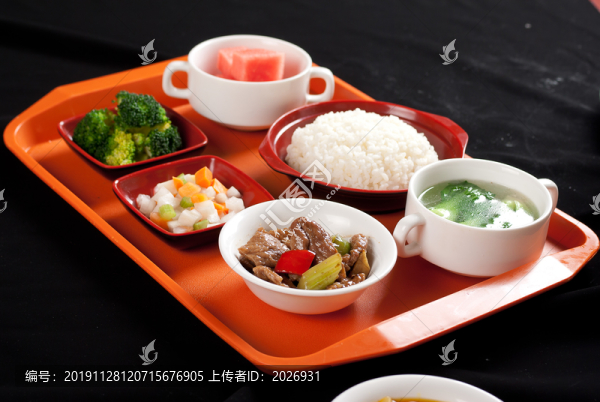 尖椒炒肉片套飯