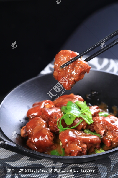 擂辣椒豬腳
