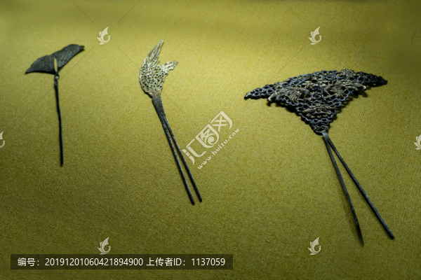 唐代鎏金銀首飾