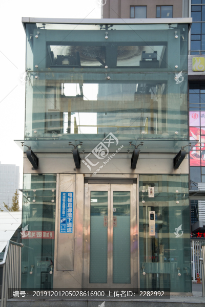 地下通道電梯