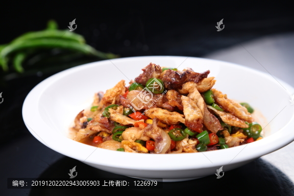 拆骨肉燜荷包蛋