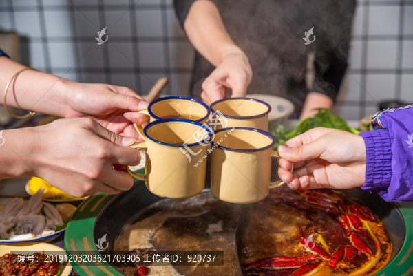 老舊的瓷缸
