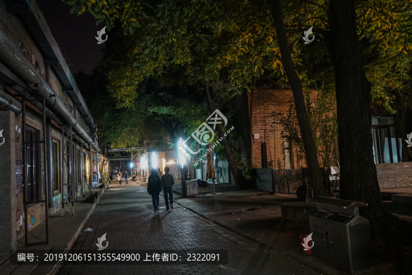 夜晚小巷街道