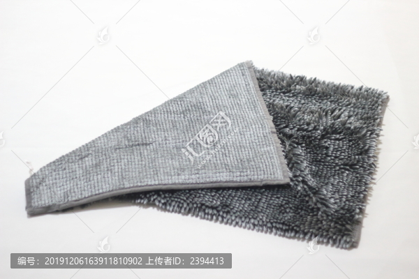 長(zhǎng)毛灰色雪尼爾地墊