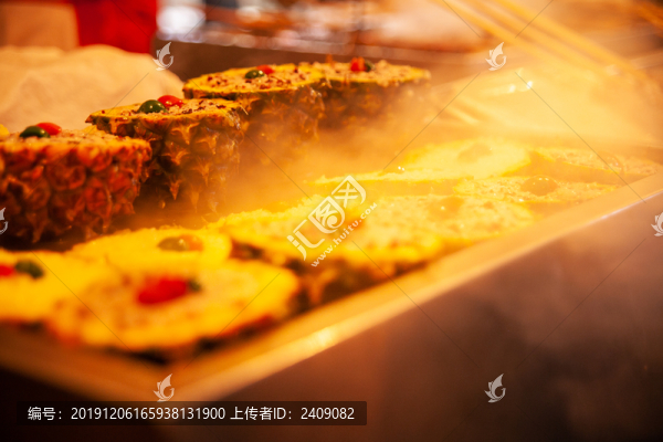 小吃菠蘿飯