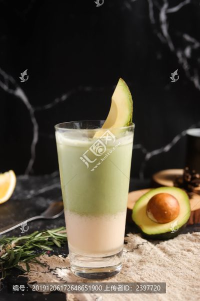 牛油果奶茶