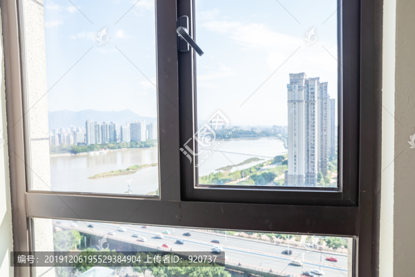 鋁合金窗