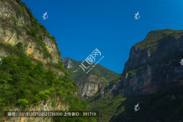 山脈
