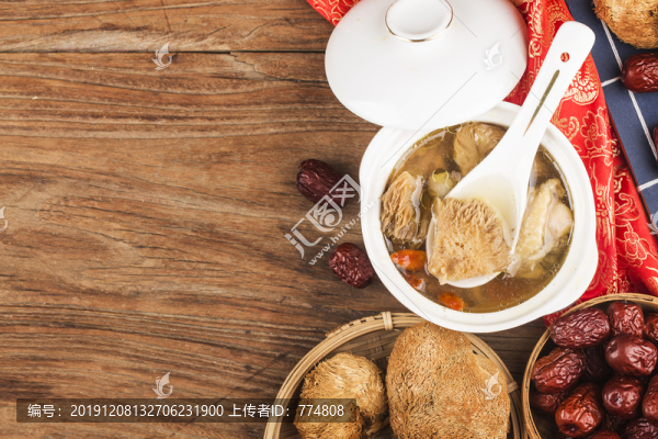 猴頭菇燉雞湯
