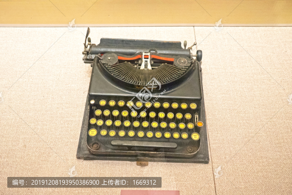 老式打字機(jī)