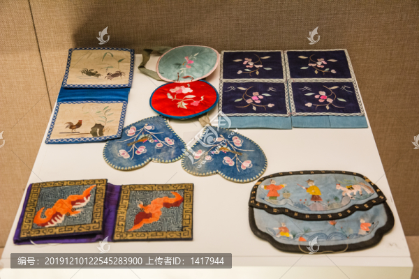 刺繡荷包