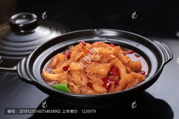 牛筋腩煲