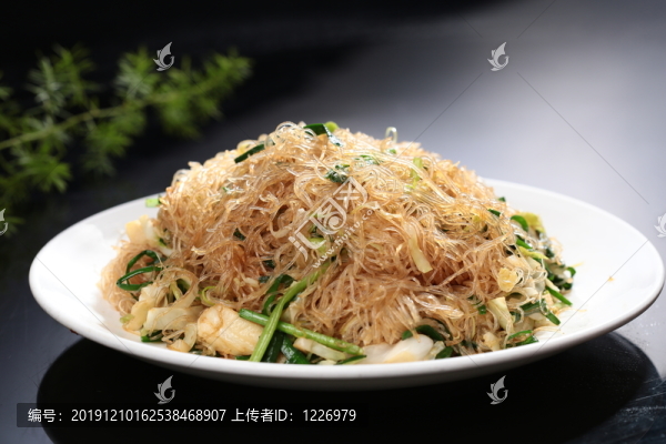包菜炒粉絲
