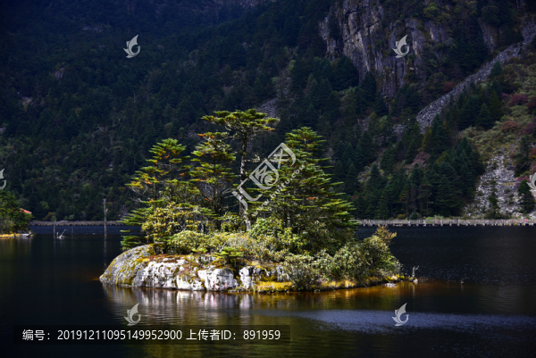 螺髻山高原湖泊森林風光