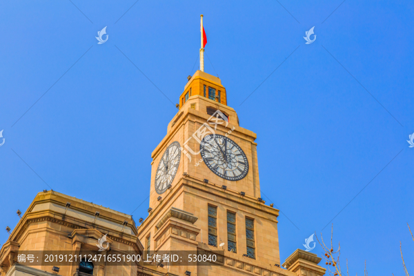 仰拍老建筑局部景觀