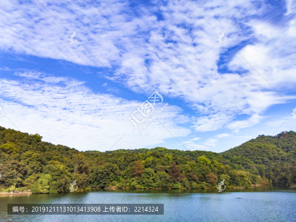 天空青山綠水