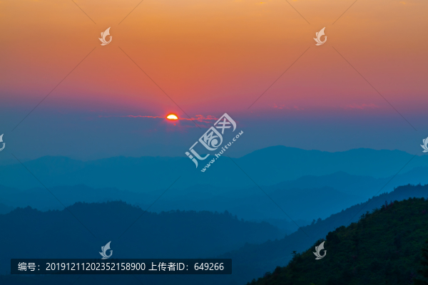 遠(yuǎn)山落日