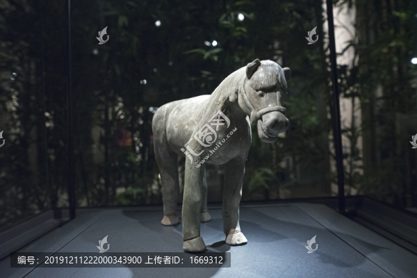 青瓷馬