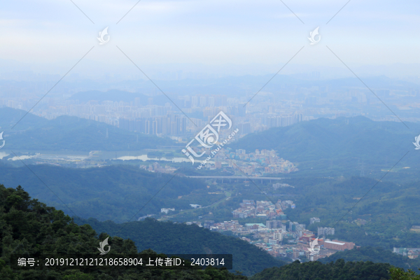 霧氣彌漫的城市