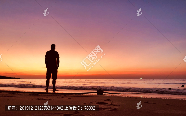 孤獨(dú)的人影