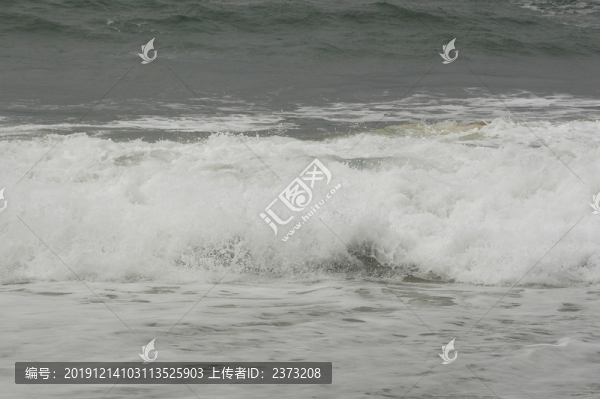 奔騰的海水