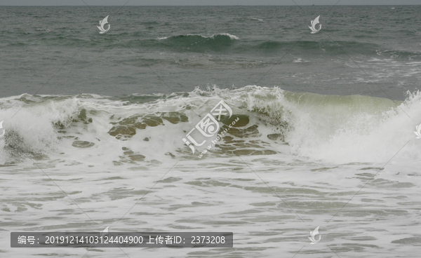 翻滾的海浪