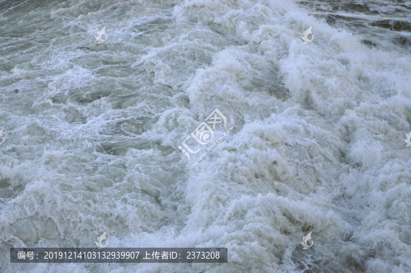 翻滾的海浪