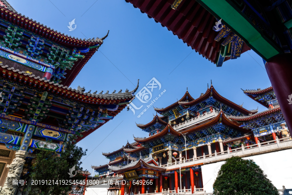 雄偉廟堂