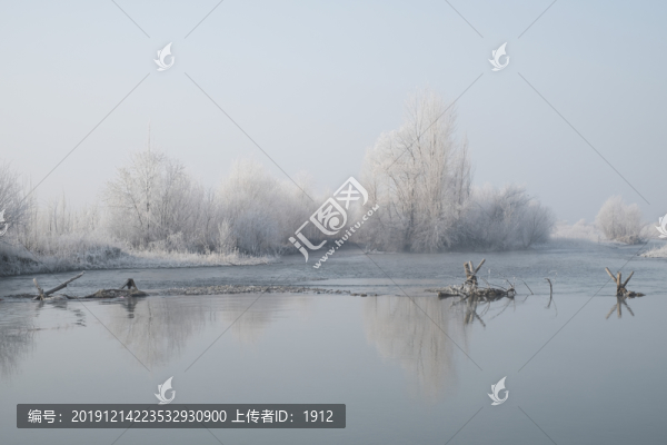 伊犁河霧淞