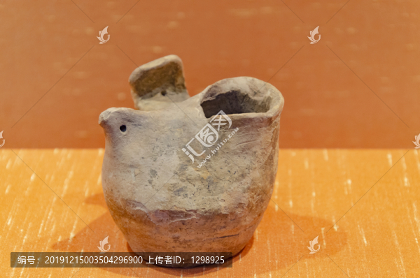 馬家浜文化紅陶壺