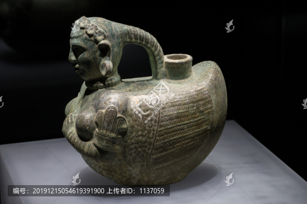 緊那羅釉陶水壺