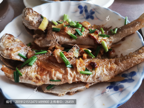 煎黃魚(yú)