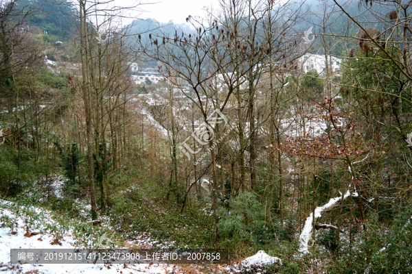 山村雪景