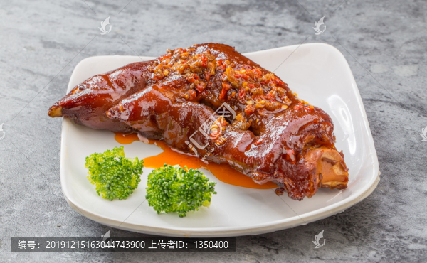 鹵豬腳
