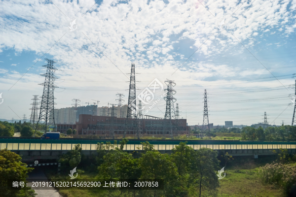 高壓電線塔