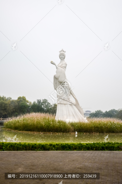 漢中女神雕像