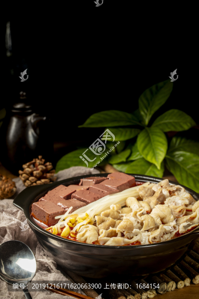 肥腸血旺砂鍋