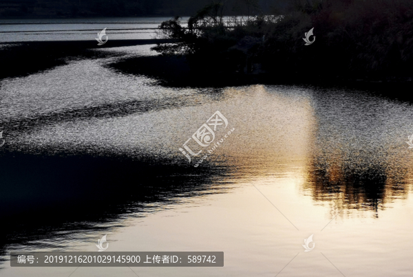 湖水