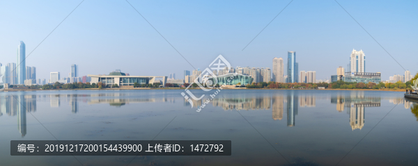 武漢月湖公園深秋風(fēng)光