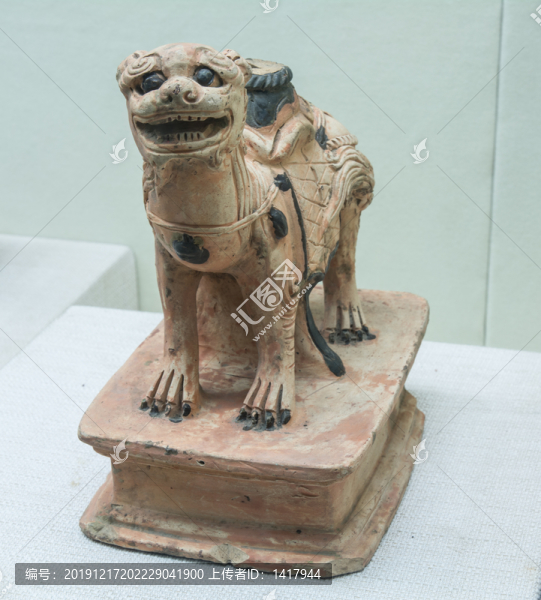 唐代陶獅子