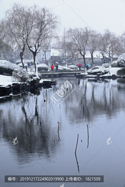 月湖雪景
