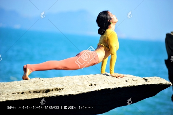 海邊瑜伽