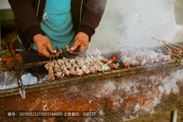 新疆烤羊肉串