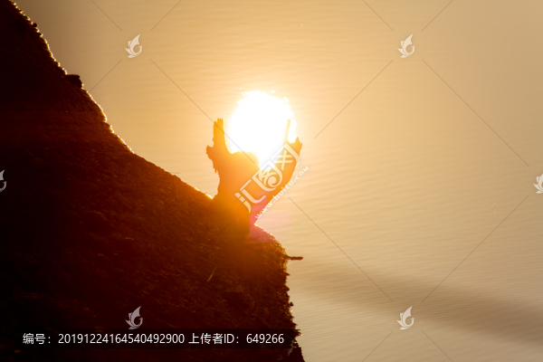 湖中夕陽