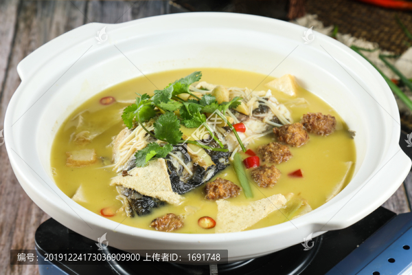 砂鍋黃燜魚頭