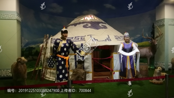 新疆博物院少數(shù)民族塑像攝影照片