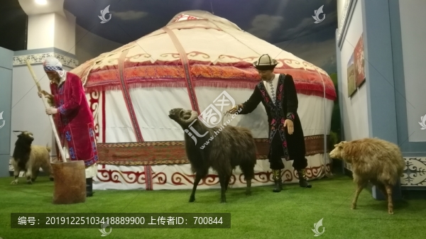 新疆博物院少數(shù)民族塑像攝影照片