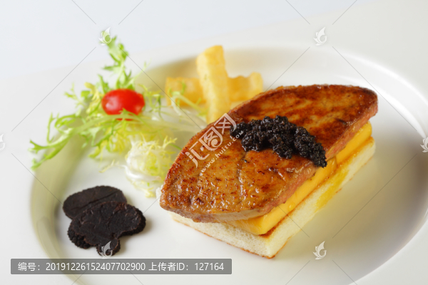 黑松露醬煎鵝肝
